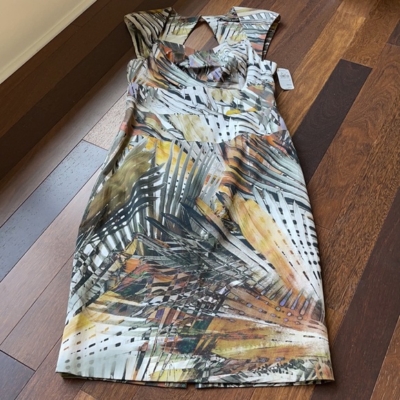 Black Halo midi dress, semi backless printed dress - Picture 7 of 7